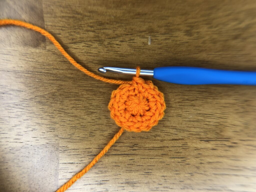 small round crochet circle for beginning of baby jack-o-lantern pumpkins